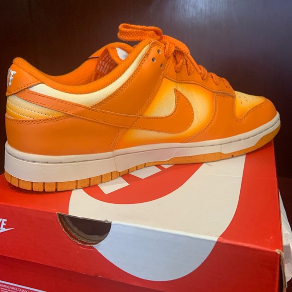 Women’s Nike Dunk Low size 11. Magma orange brand new with original box - Picture 4 of 10